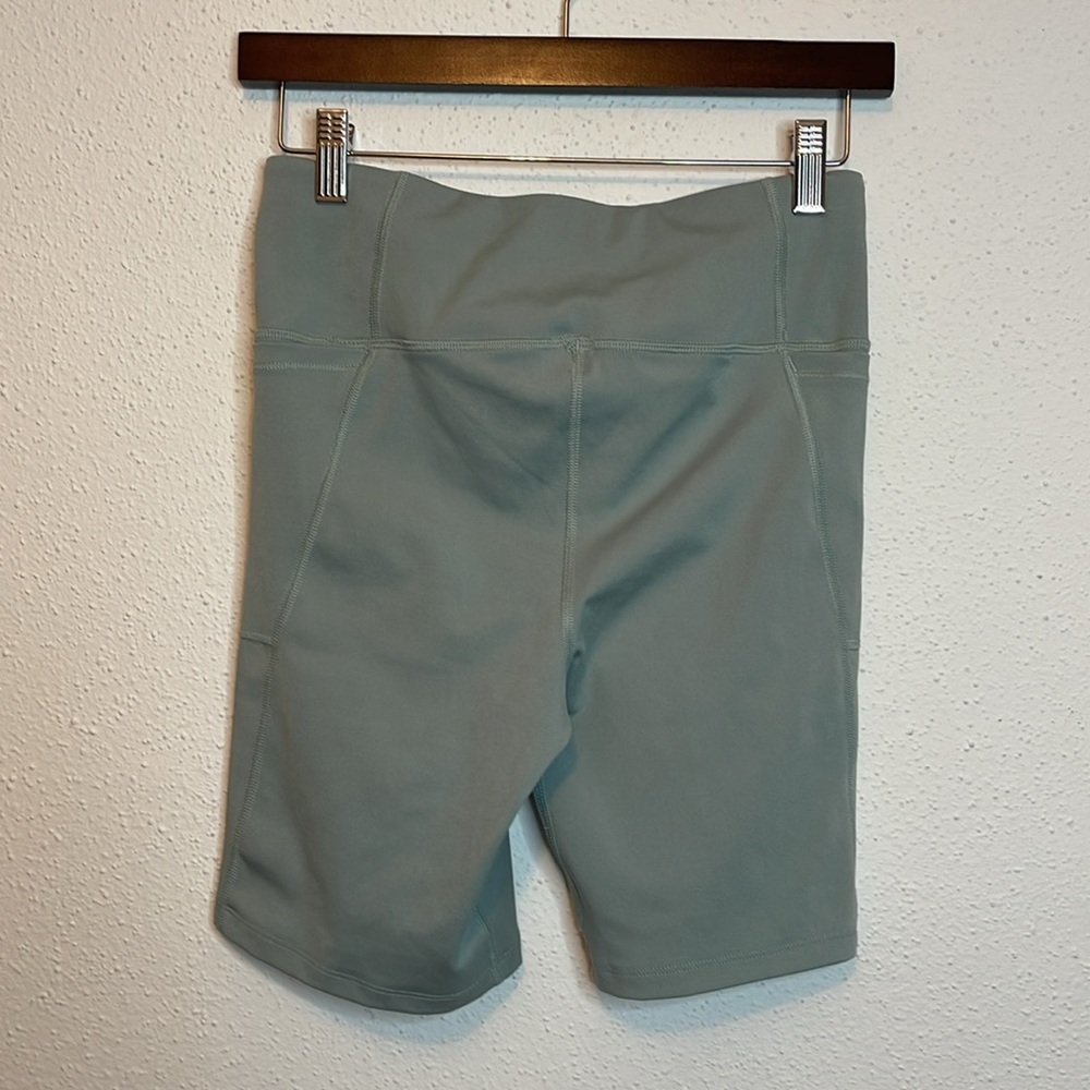 Under Armour Biker Shorts Sage Green Size Medium - Picture 4 of 6
